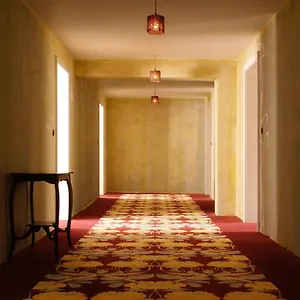 Lux Hotel